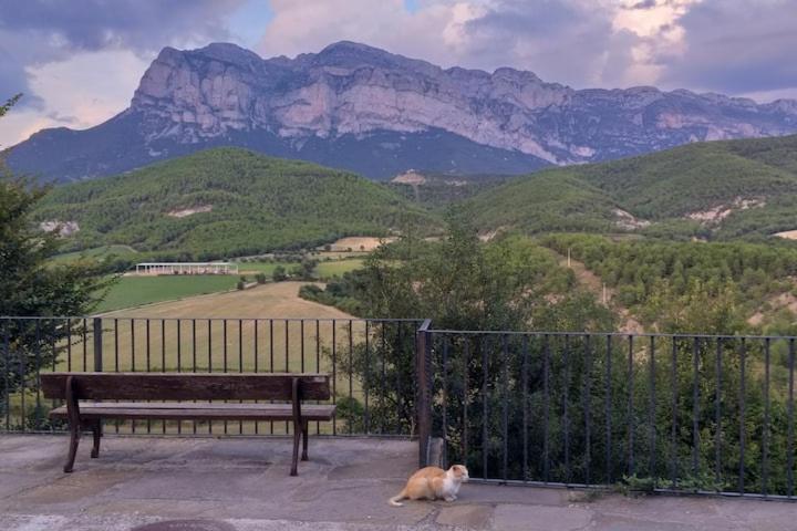 Preciosas Vistas A La Montana, Luminoso Y Acogedor Apartment El Pueyo de Araguas ภายนอก รูปภาพ