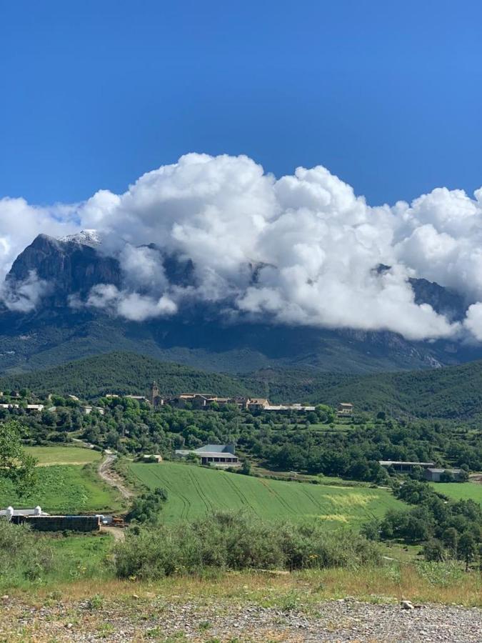 Preciosas Vistas A La Montana, Luminoso Y Acogedor Apartment El Pueyo de Araguas ภายนอก รูปภาพ